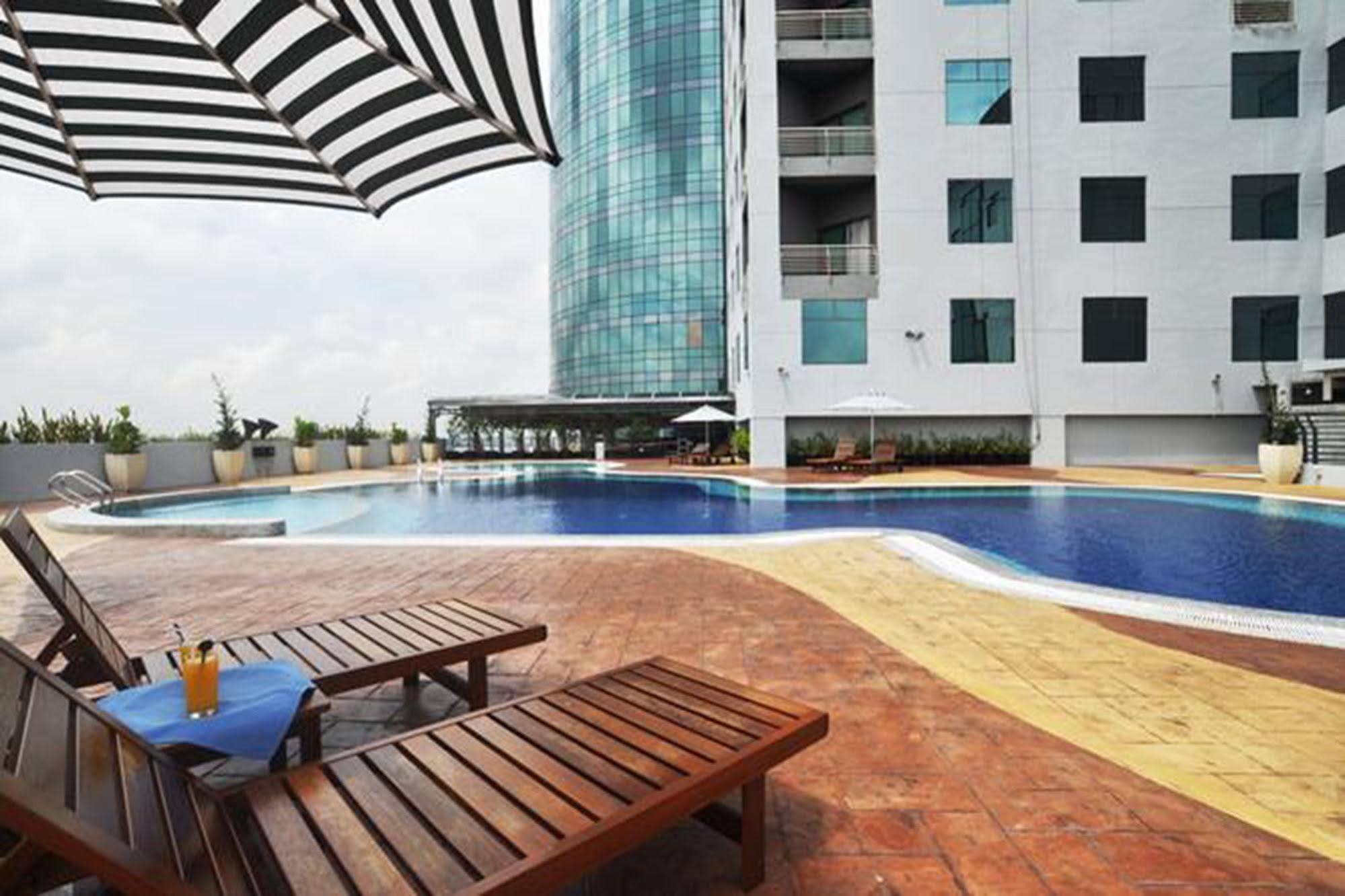 Gbw Hotel Johor Bahru Bagian luar foto